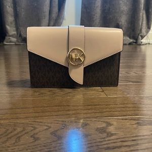 BRAND NEW MOCHEAL KORS BAG